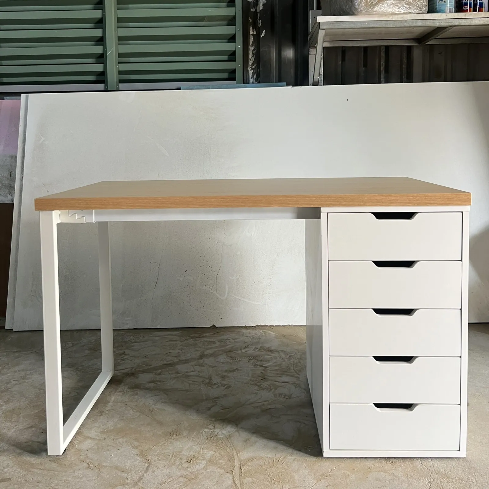 Bàn Làm Việc IKEA Chân Sắt - IK3
